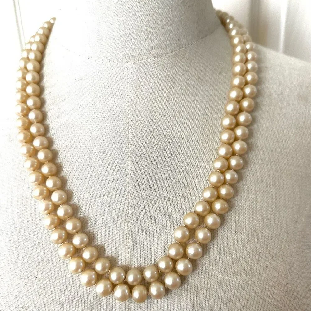 Vintage double strand faux pearl necklace